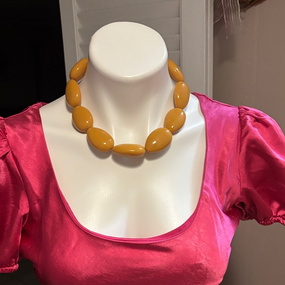 Elegant Gold Beaded Necklace